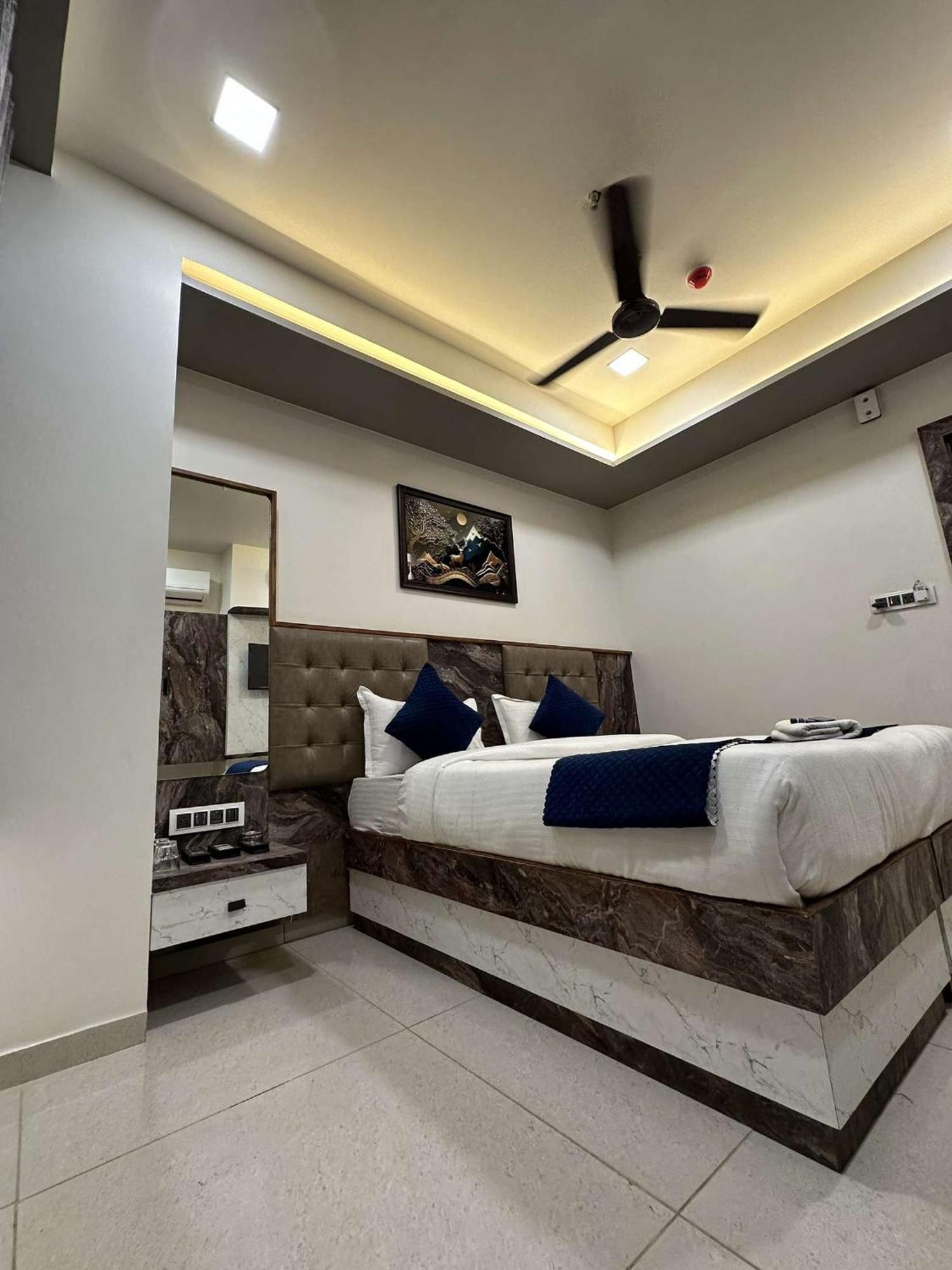 Hotel E Classico Bhavnagar Bagian luar foto